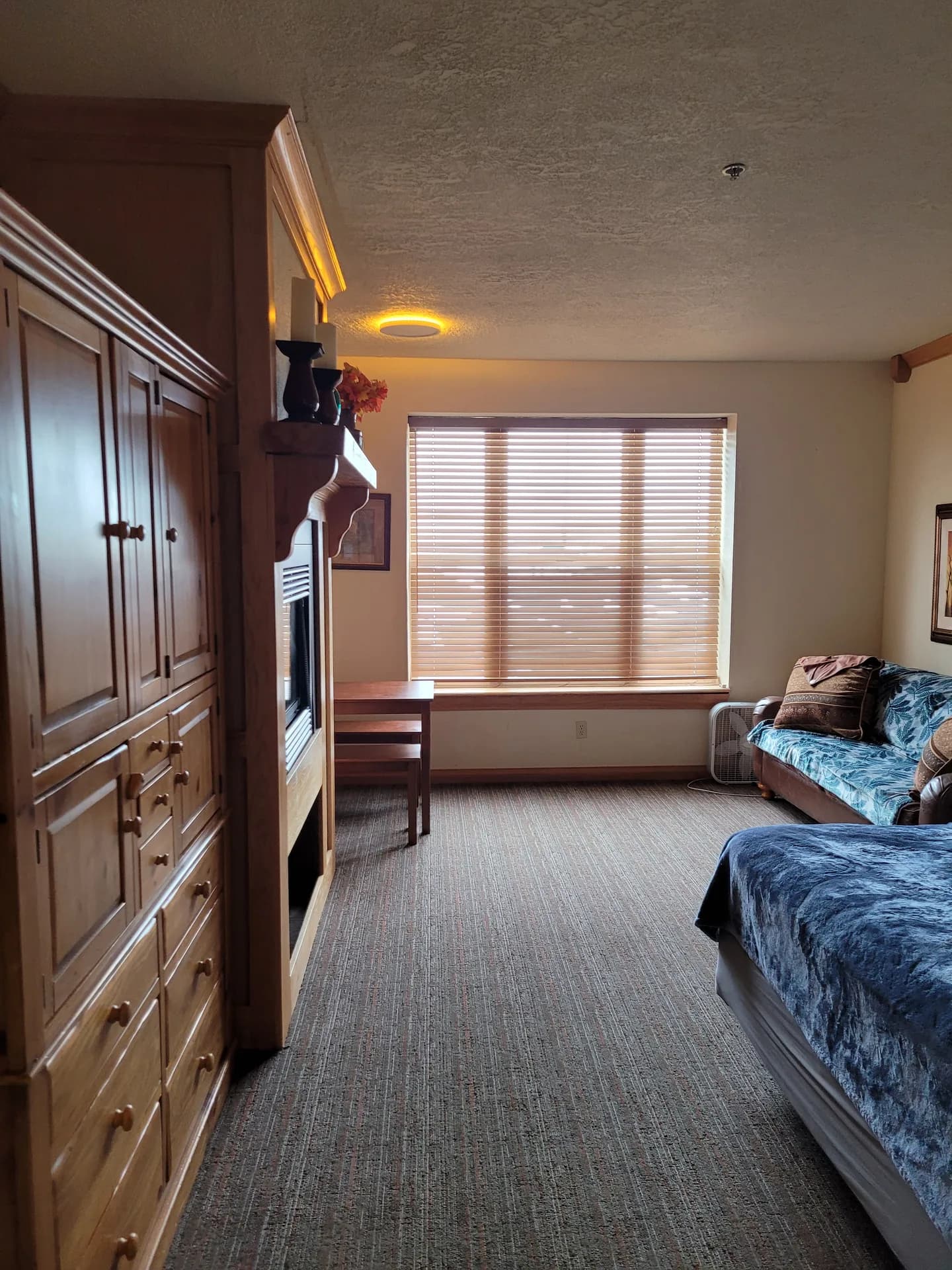 Living and dining space in the vacation rental